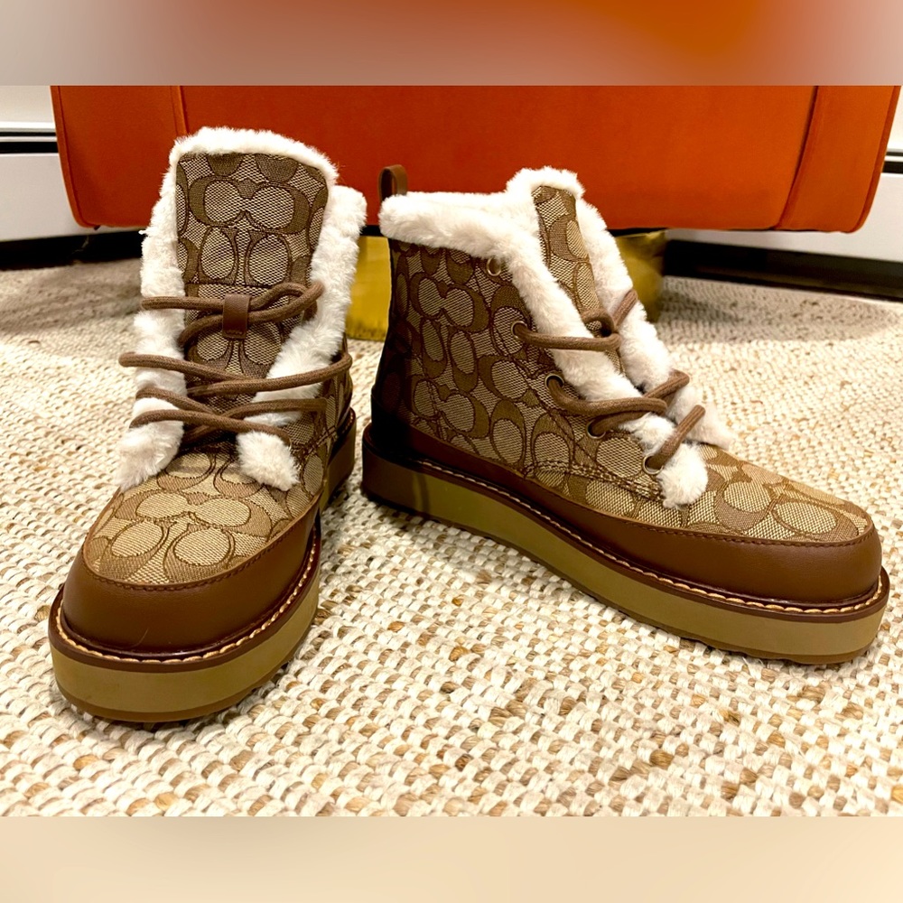 NWT COACH Imani Boot In Signature Jacquard, sz 7.5
